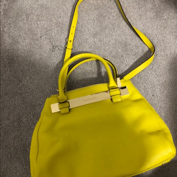 Vince Camuto genuine leather yellow satchel crossbody - Picture 5 of 8